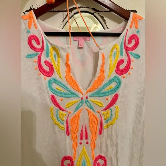 Lilly Pulitzer White Tunic with Pink and Orange Accents. Only worn a few times. - Picture 6 of 15